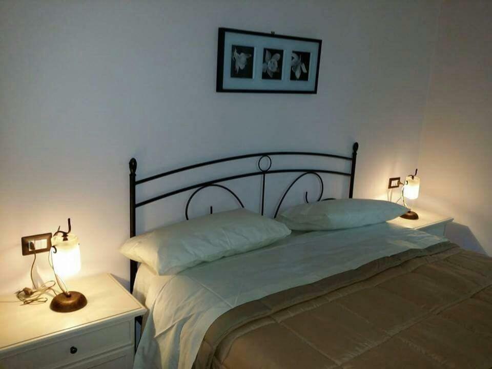 B&B La Magnolia กาสเตลลัมมาเร ดิ สตาเบีย ภายนอก รูปภาพ